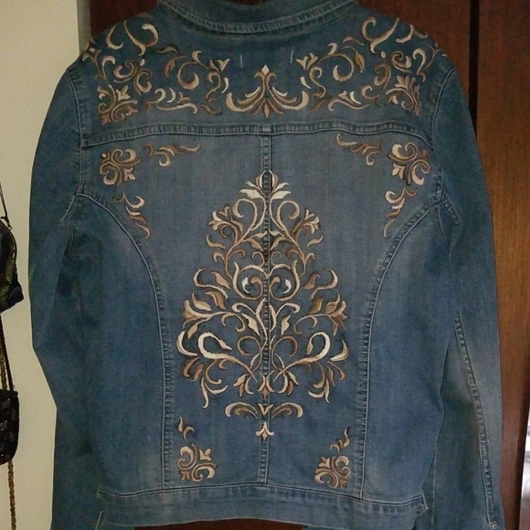 MEET YOUR POSHER - Picture 8 of 12